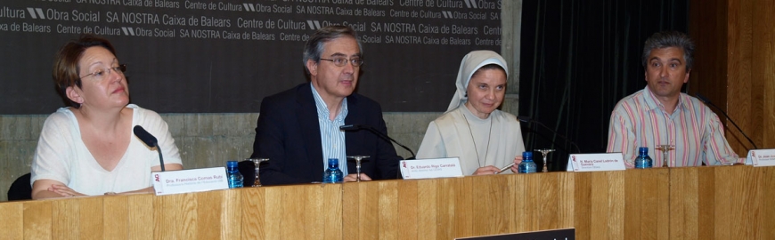 La profesora de la UIB Francesca Comas, el catedrático Eduard Rigo, la directora María Canel y el coordinador del libro, Joan Matas