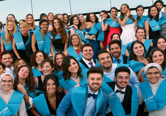 Imagen de graduados en la promoción 2012-2016 del CESAG