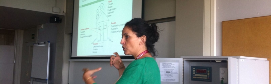 La profesora del CESAG Paloma Llabata, durante su presentación en el #SimposiumBcnEdu