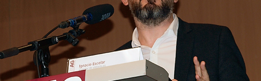 Ignacio Escolar, director de eldiario.es, durante su conferencia en el CESAG